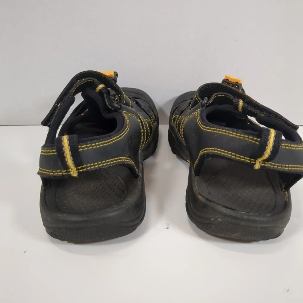Keen Boys Black and Yellow Outdoor Hiking / Water Sandals , Size 4